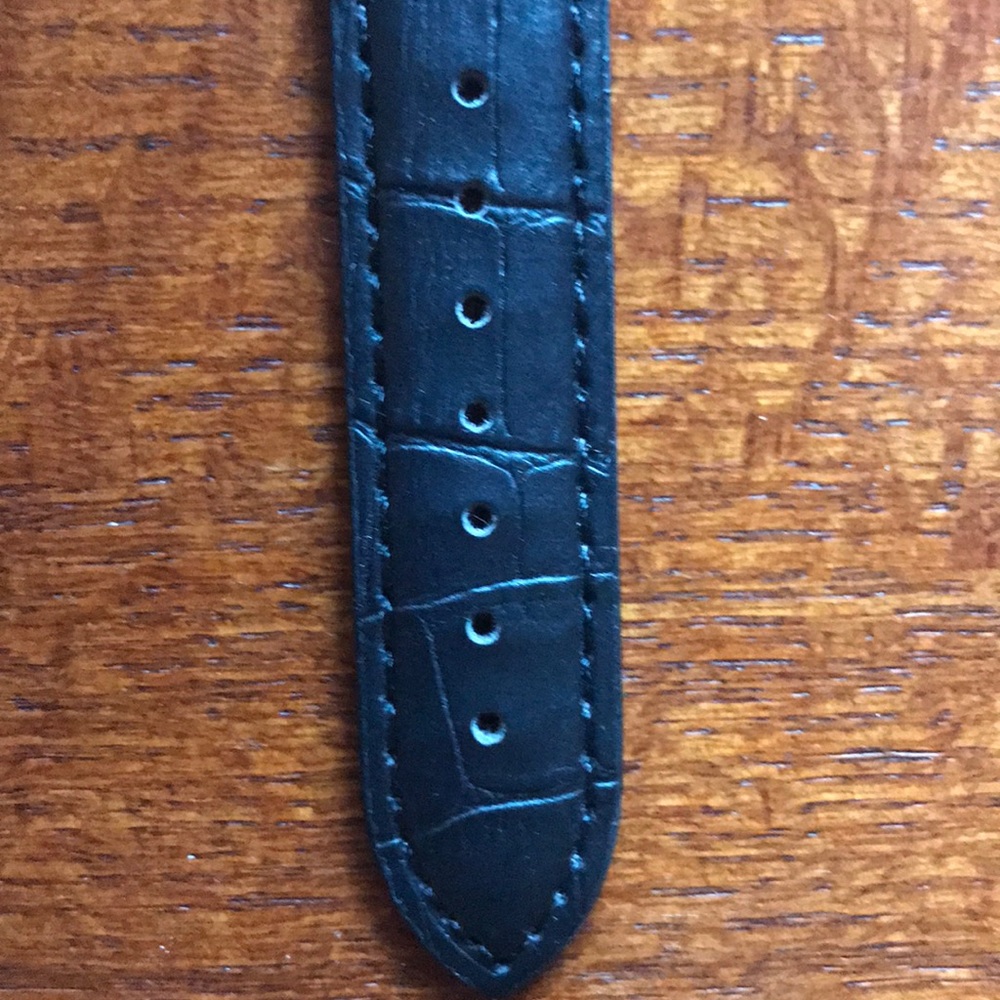 BRAND NEW! Never worn leather band watch. - Picture 2 of 3